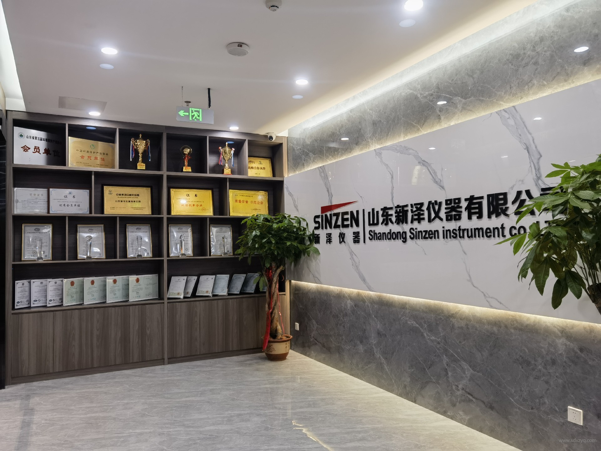 新泽仪器.jpg